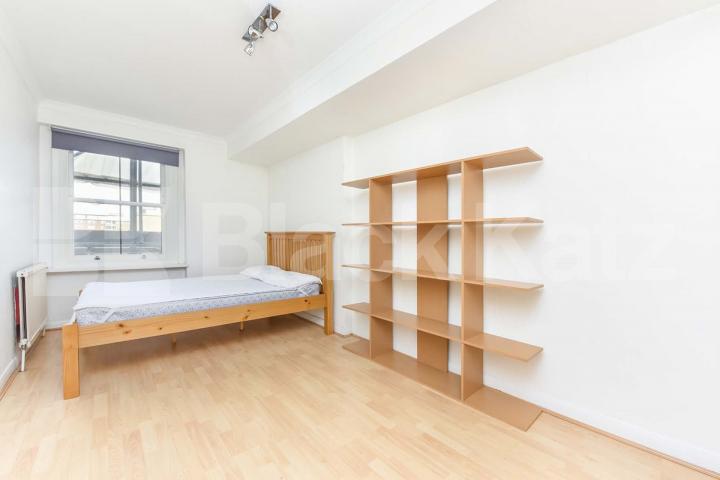 Flooded with natural light & offering 582 Sq.Ft of living entertaining space Clapham Road , Stockwell